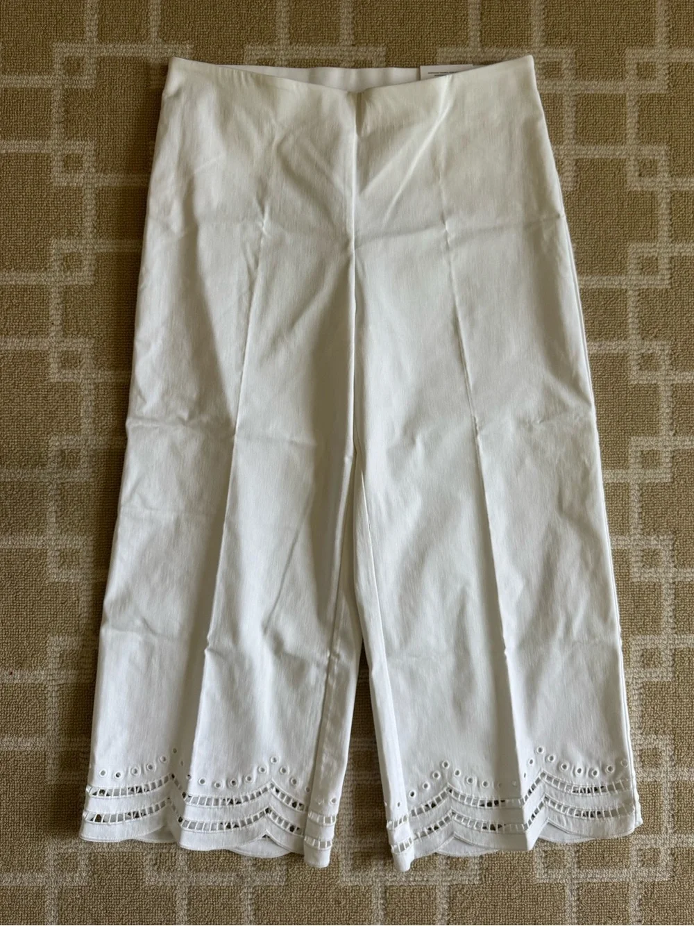 Chico’s So Slimming Juliet Wide Leg Eyelet Hem Culotte Pants White Size 2 (12)